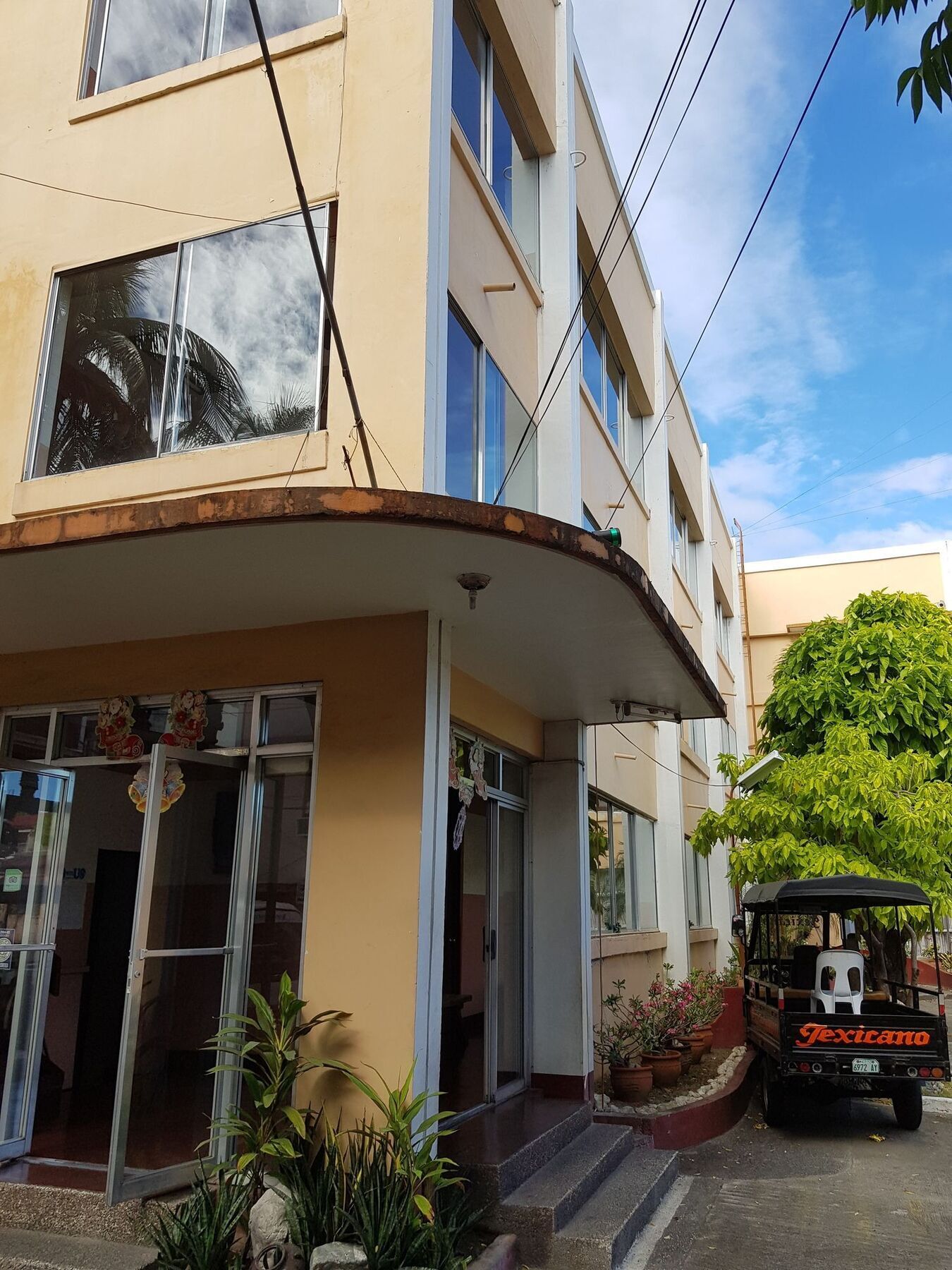Texicano Hotel Main Laoag Buitenkant foto