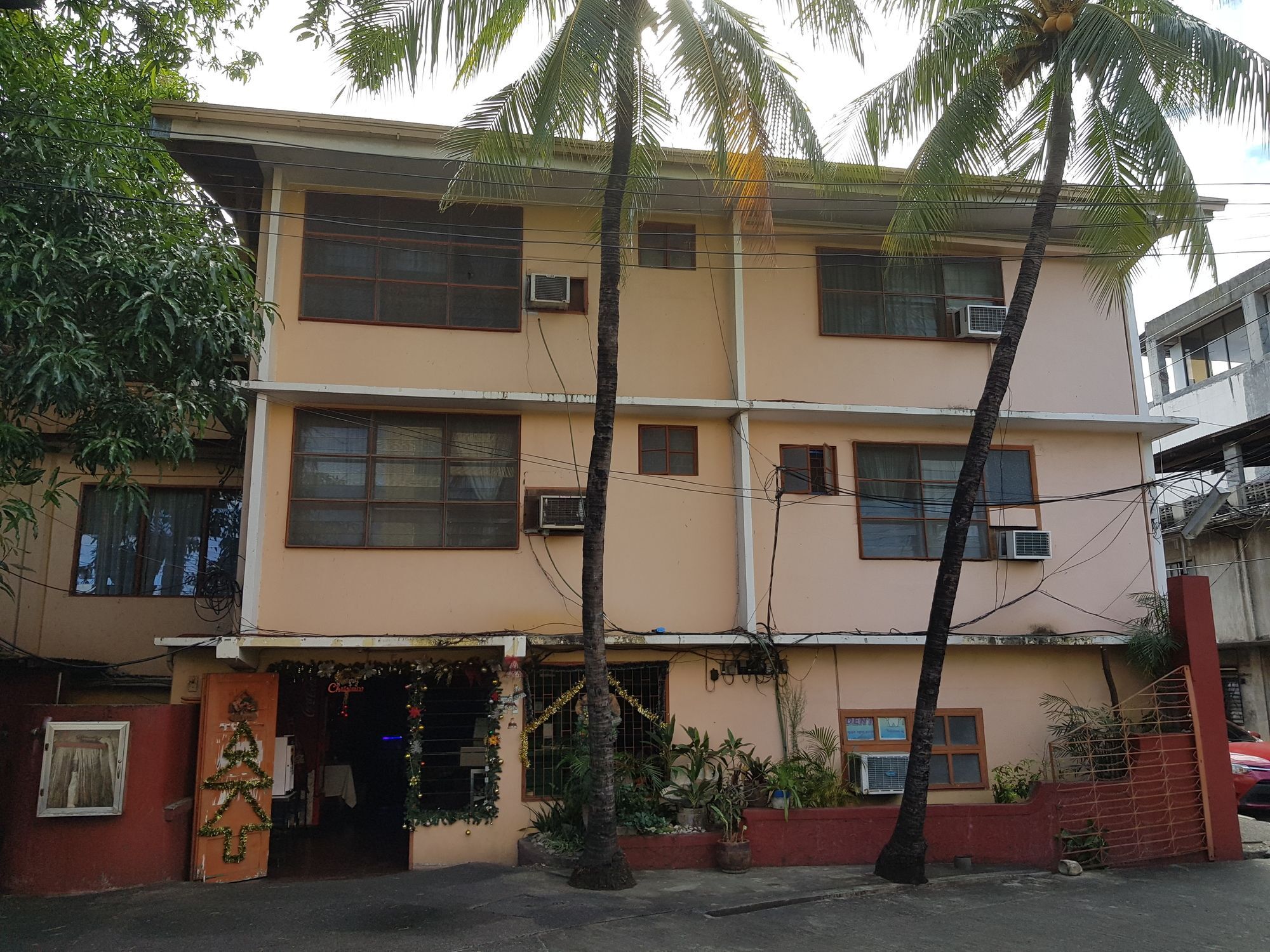 Texicano Hotel Main Laoag Buitenkant foto